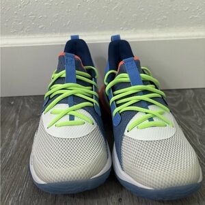 UA CURRY 7 Size 7.5 NEW Never WORN